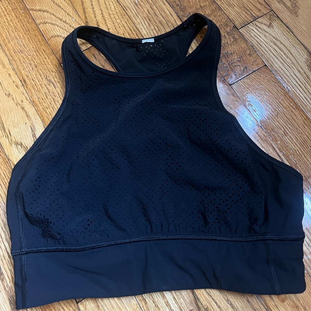 Black Lululemon sports bra